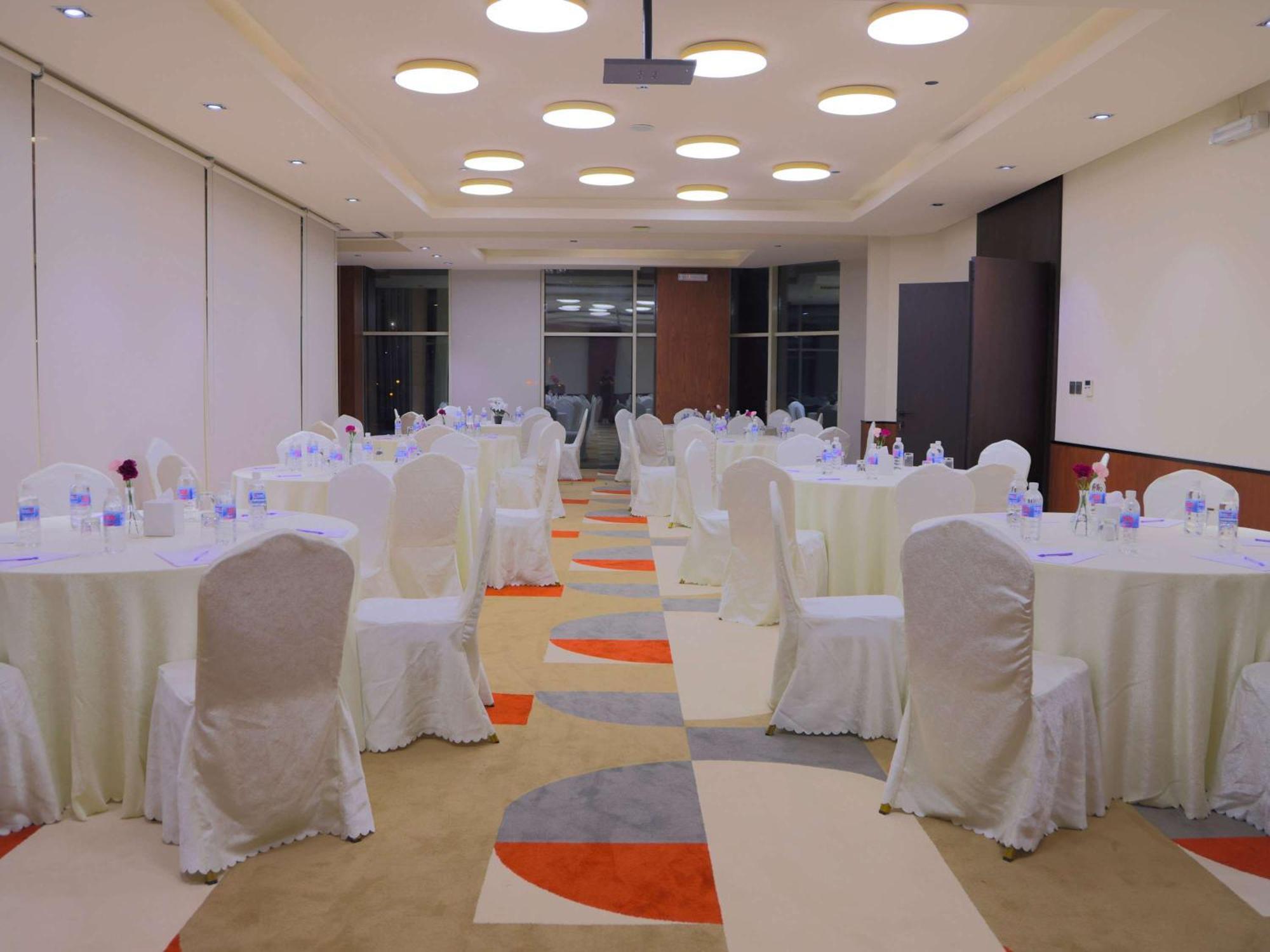 Novotel Suites Riyadh Centre Exterior foto